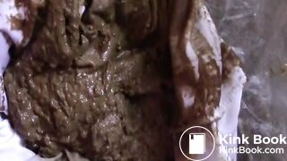 Huge wet poop in pink leggins