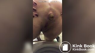 Girl pooping on toilet - video 148