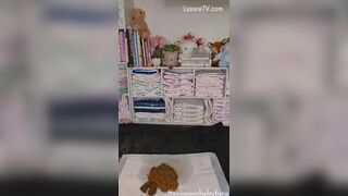 Blonde Southern girl can't hold her shit anymore