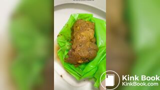 BRASILEIRA CAGA MERDA GIGANTE NO VADO E MOSTRA