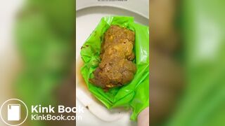 BRASILEIRA CAGA MERDA GIGANTE NO VADO E MOSTRA