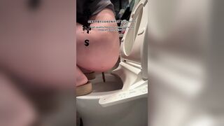 Girl pooping in toilet 016