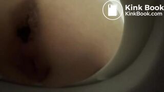 Girl pooping on toilet - video 152