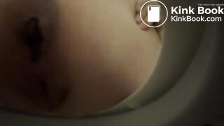 Girl pooping on toilet - video 152