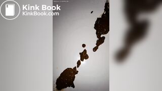 Girl pooping - video 782
