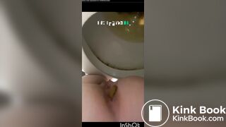 Pooping - video 658