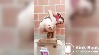 Shitting on a box