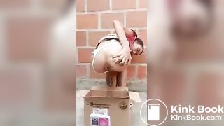 Shitting on a box
