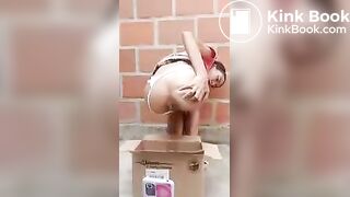 Shitting on a box