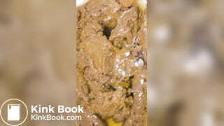 Echando una gran cagada para mi negra