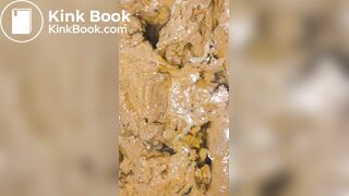 Echando una gran cagada para mi negra