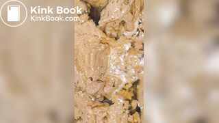 Echando una gran cagada para mi negra