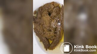 Echando una gran cagada para mi negra