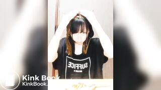 髪にうんちを塗りたくる変態女