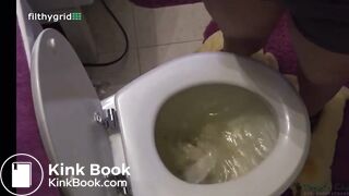 D&k@ta pooping