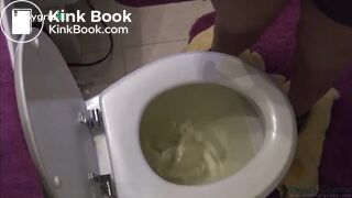 D&k@ta pooping