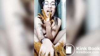 girl shitting on her feet - video 2