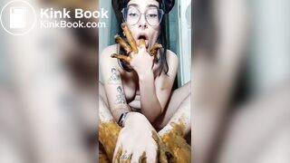 girl shitting on her feet - video 2