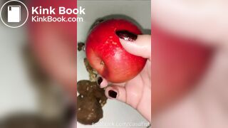 Comendo maça com merda