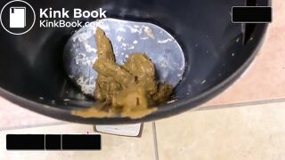 Ebony Decides to Shit Everywhere