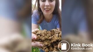 She eat her shit