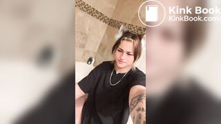 Girl pooping - video 766