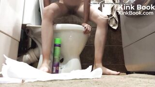 Hot girl shitting - video 175