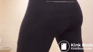 Girl poop - video 210