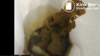 Girl pooping in the toilet - video 17