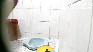 Hijab Voyeur Pooping