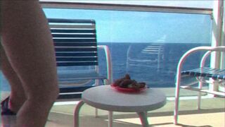 crazy girl shitting in the plate prt2