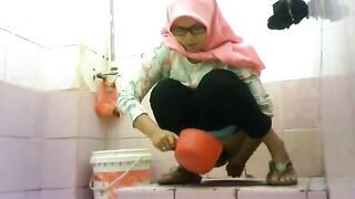 Hijab Poop 1