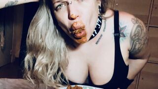 ... eating shit @scatdark