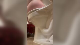 Secy girl pooping a lot on toilet