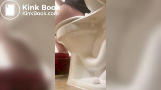 Secy girl pooping a lot on toilet