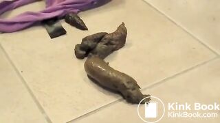 Hot girl shitting on panties