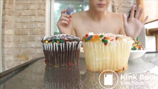 One of my favorite scat girl making more shit cakes