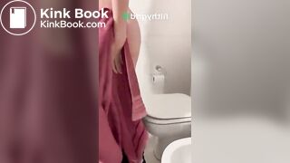 Sexy argentinian girl shitting