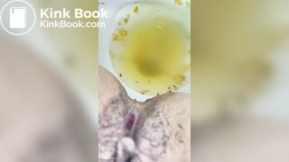 Camgirl Goes To Bathroom In Between Privates *no face*