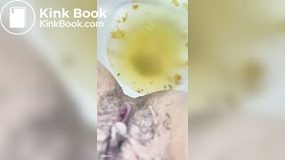 Camgirl Goes To Bathroom In Between Privates *no face*