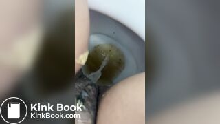 Camgirl Goes To Bathroom In Between Privates *no face*