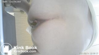 spy camera asian girl pee and shit.video_1405