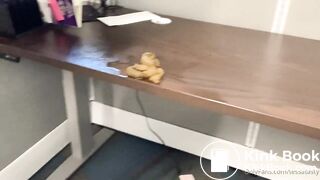 Hot girl pissing and shitting on table