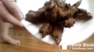 Hot girl shits on plate - video 7