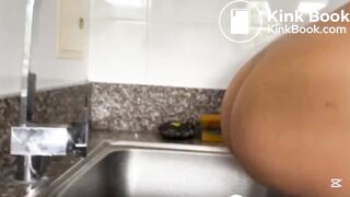 Hot girl shitting in the sink