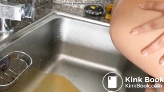 Hot girl shitting in the sink