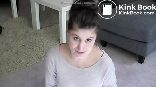 Hot girl shitting