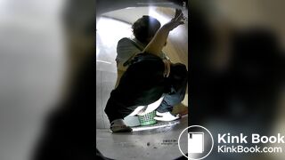 spy camera asian girl pee and shit.video_1326