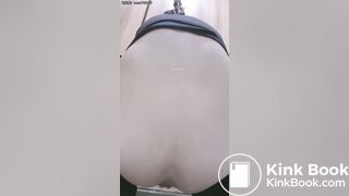 spy camera asian girl pee and shit.video_1403