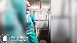 bath hidden video of cute girl